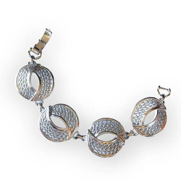 Sarah Coventry bright silver tone braided weave link bracelet - Picture 1 of 9